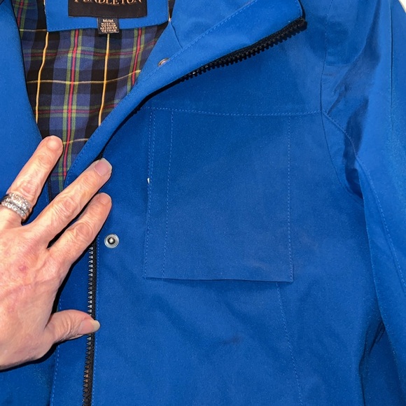 Pendleton rain jacket medium - Picture 5 of 6